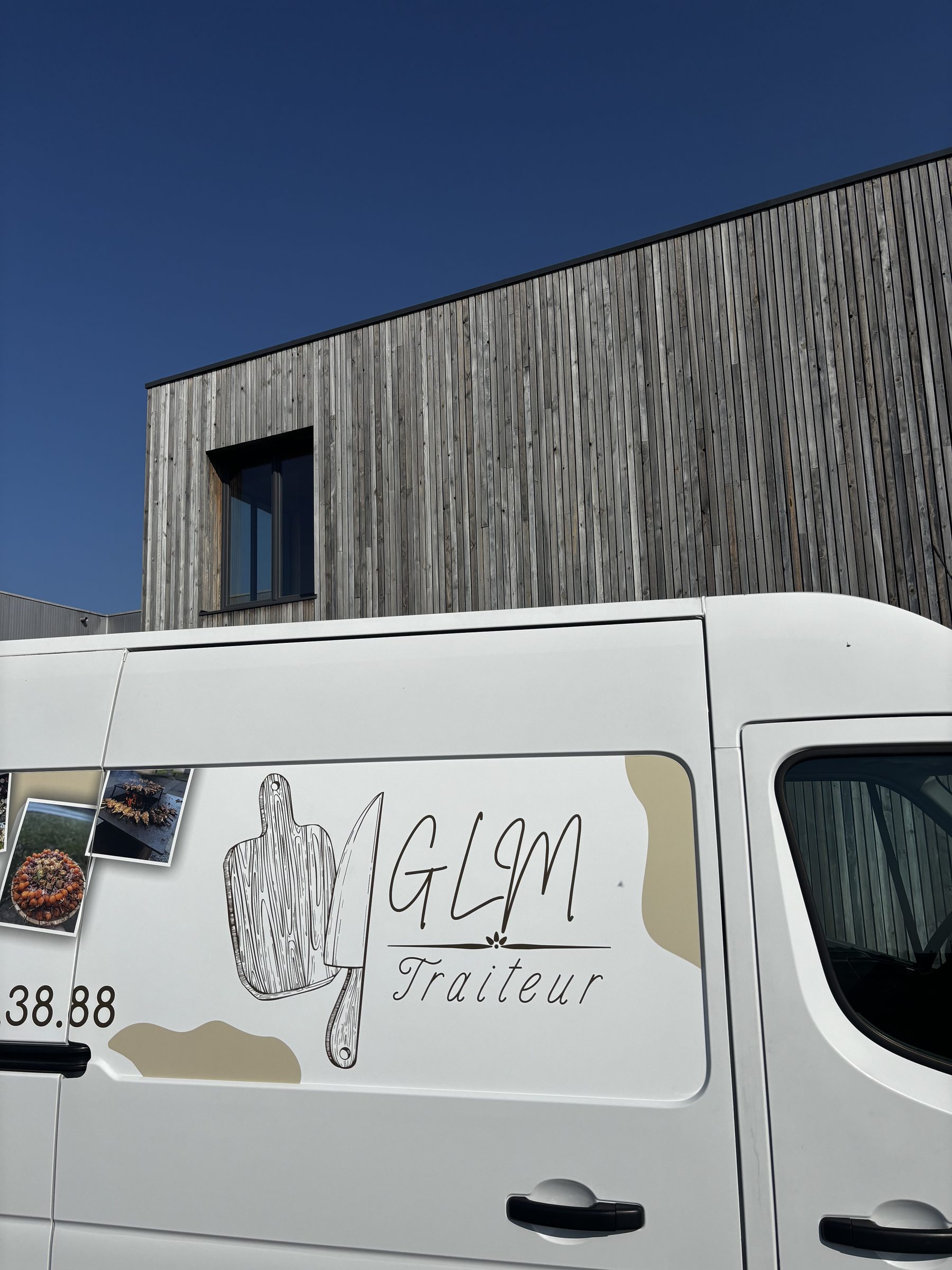 Lettrage de la camionnette GLM Traiteur — image 2