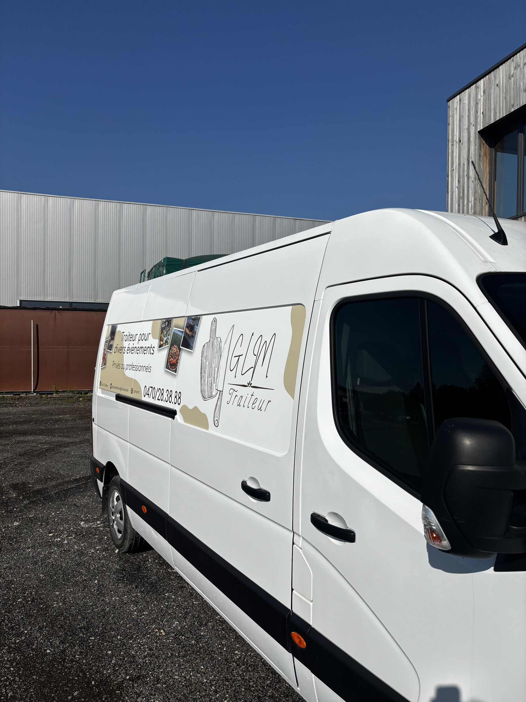 Lettrage de la camionnette GLM Traiteur — image 3