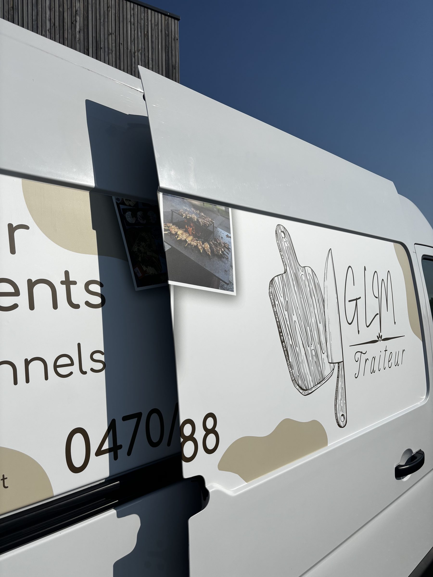 Lettrage de la camionnette GLM Traiteur — image 4