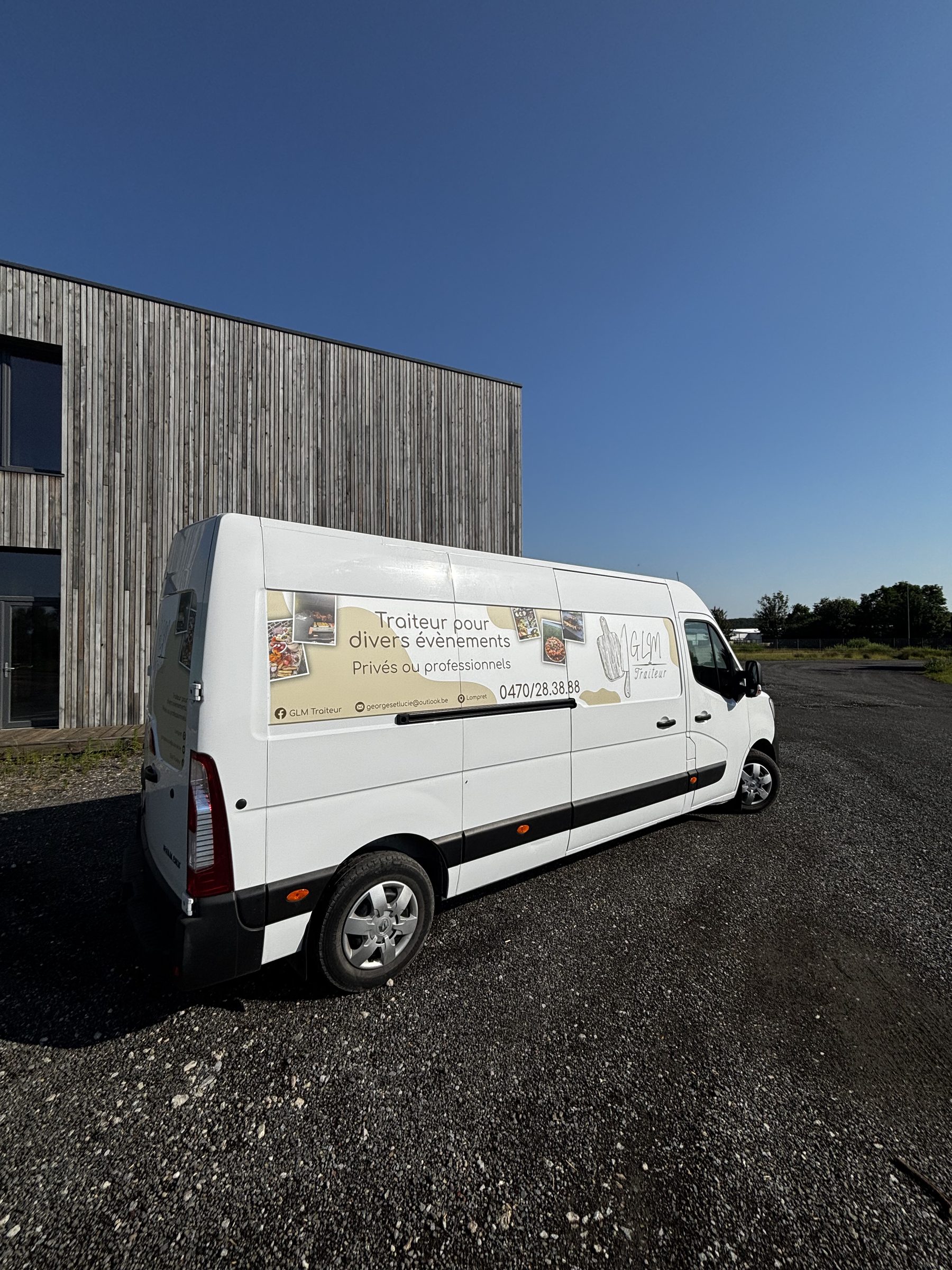 Lettrage de la camionnette GLM Traiteur — image 5